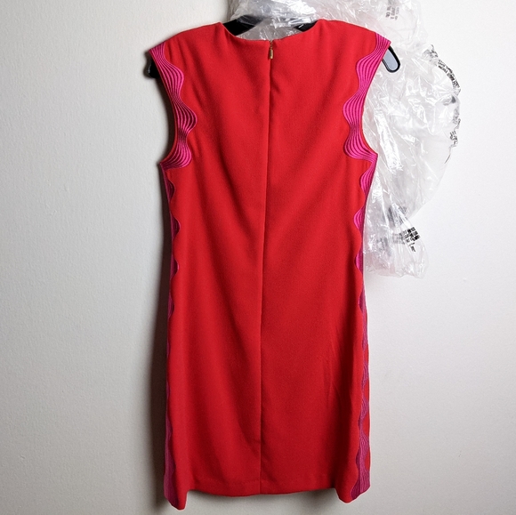 New Trina Turk Red Wave Scalloped Dress Size 2 - Picture 4 of 14